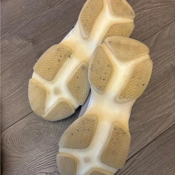 STEVE MADDEN RUNNING SHOES - Picture 2 of 4